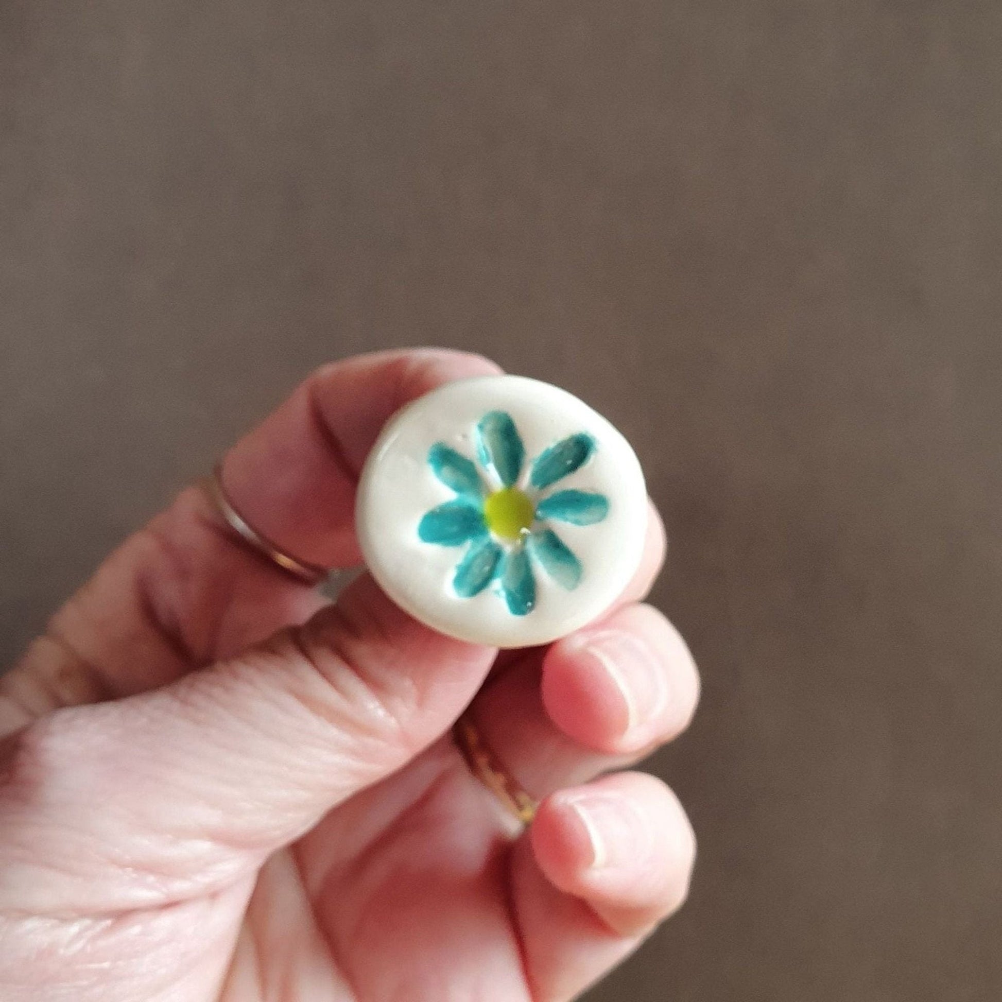 Brooches / Badge handmade ceramic flowers